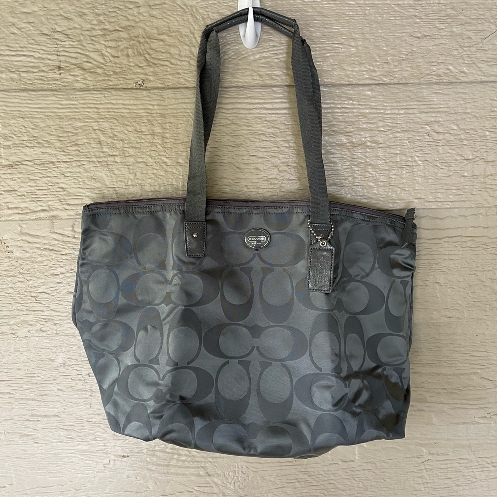 NWOT. Coach Gray Signature Tote Bag.